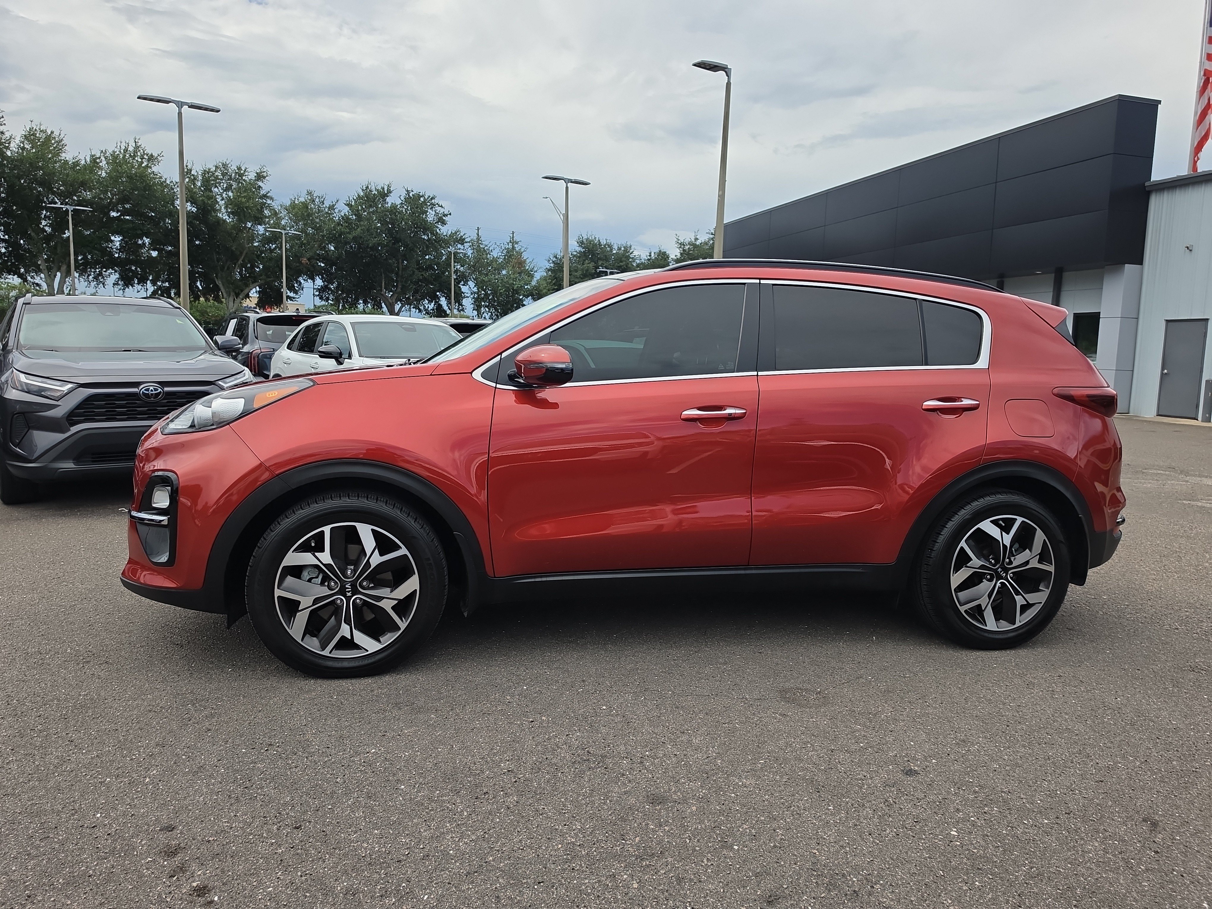 Certified 2022 Kia Sportage EX FWD image 5