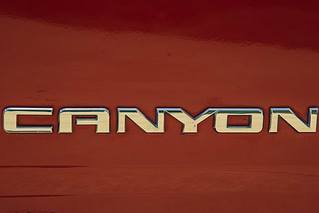Used 2015 GMC Canyon SLE w/ SLE Convenience Package AWD/4WD image 17