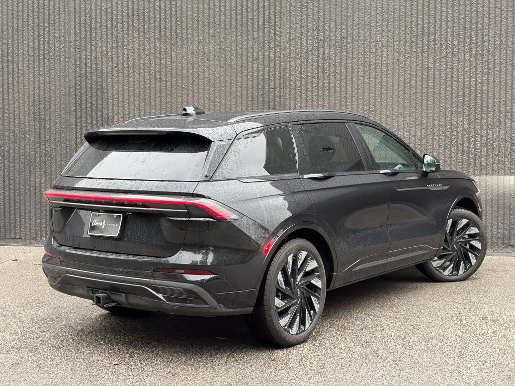 New 2026 Lincoln Nautilus Reserve w/ Jet Appearance Package AWD/4WD image 7