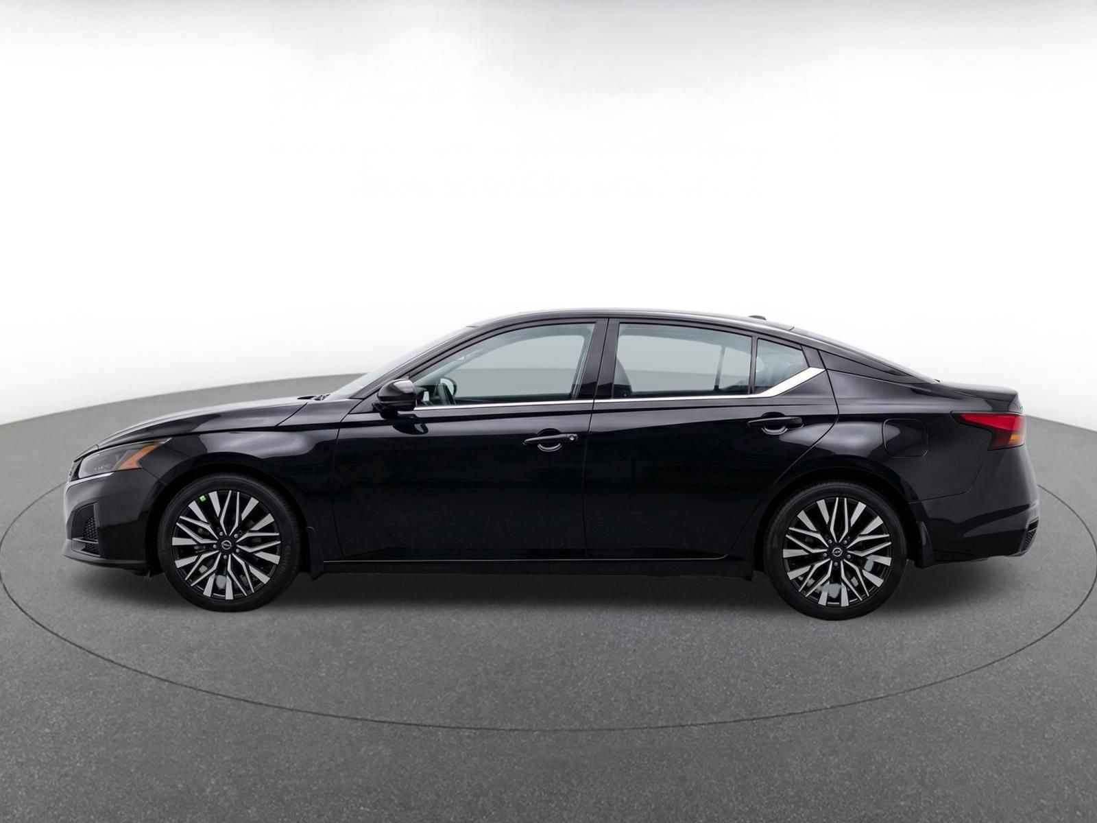 Used 2026 Nissan Altima 2.5 SV FWD image 4