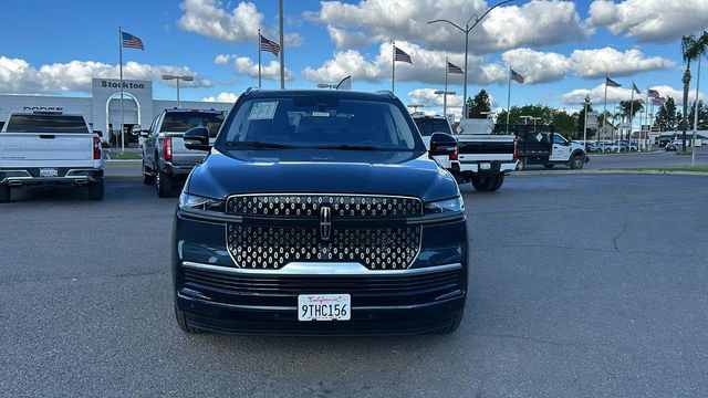 Used 2025 Lincoln Navigator Reserve image 10