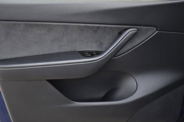 Used 2021 Tesla Model Y Long Range image 16