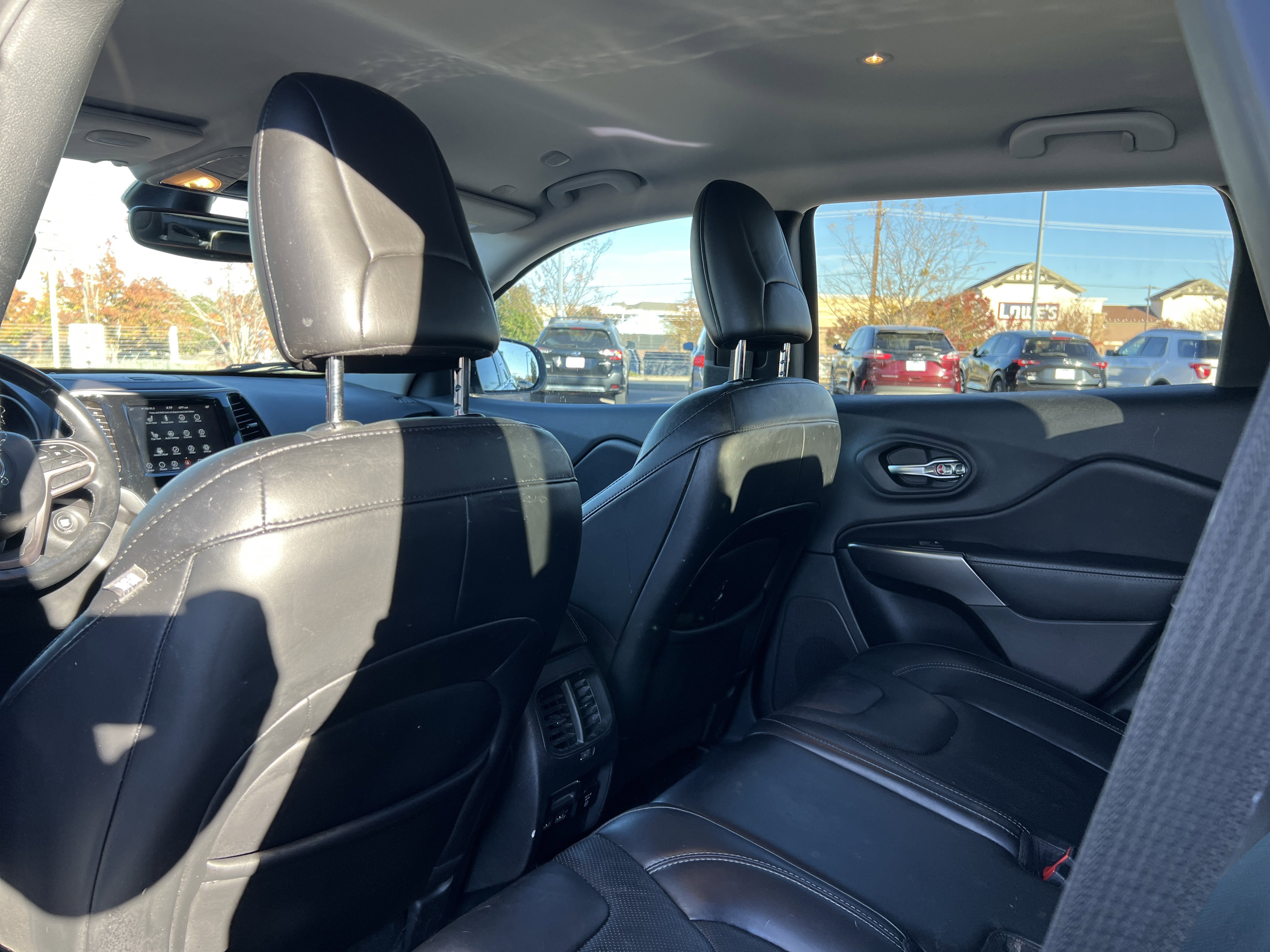 Used 2020 Jeep Cherokee Limited image 24