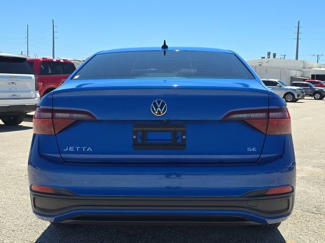 Used 2023 Volkswagen Jetta SE FWD image 4
