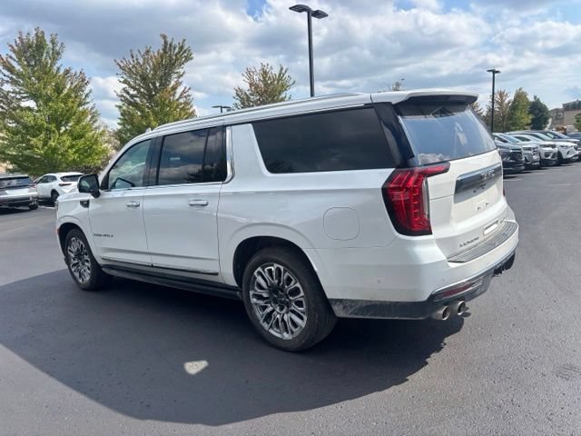 Used 2024 GMC Yukon XL Denali Ultimate w/ LPO, Floor Liner Package AWD/4WD image 8