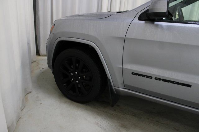Used 2019 Jeep Grand Cherokee Altitude image 8
