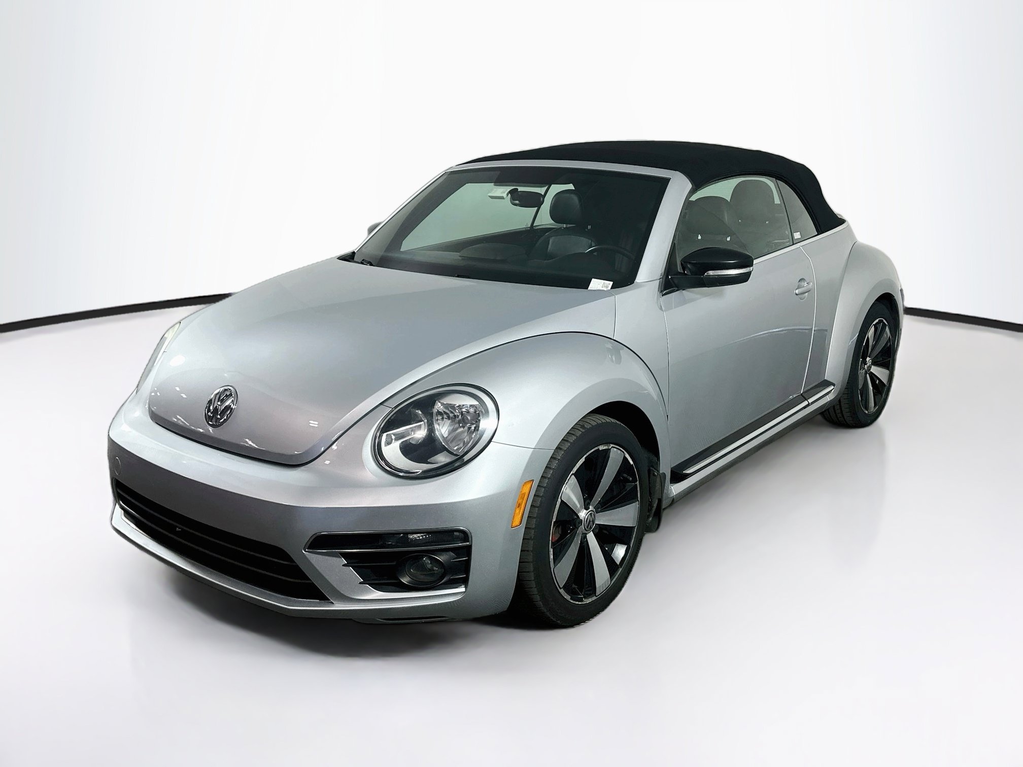 Used 2013 Volkswagen Beetle 2.0T FWD image 3