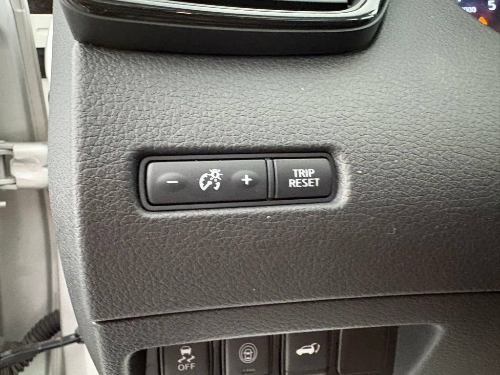 Used 2017 Nissan Rogue SL w/ SL Premium Package FWD image 21