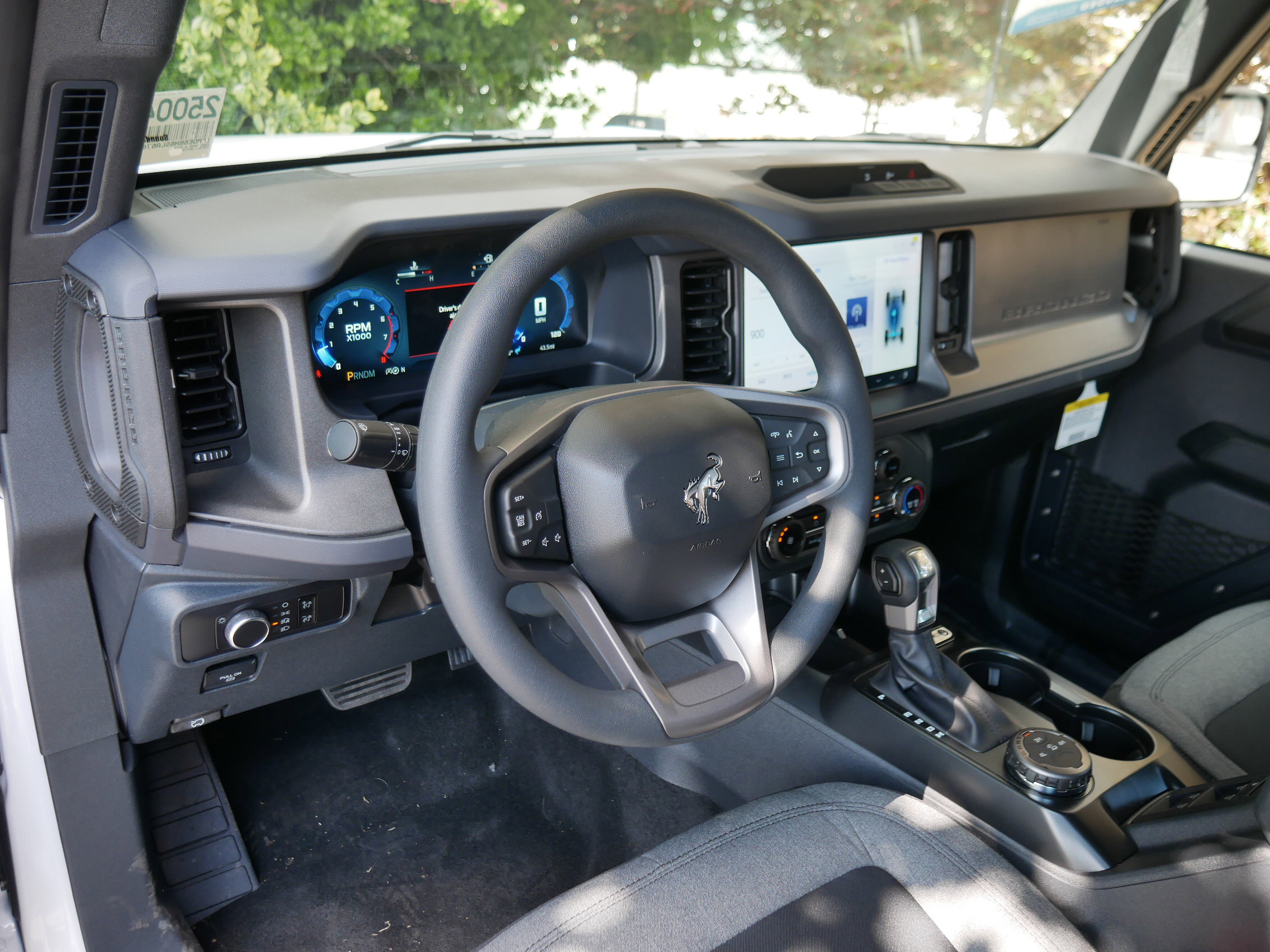 New 2025 Ford Bronco 4-Door image 4