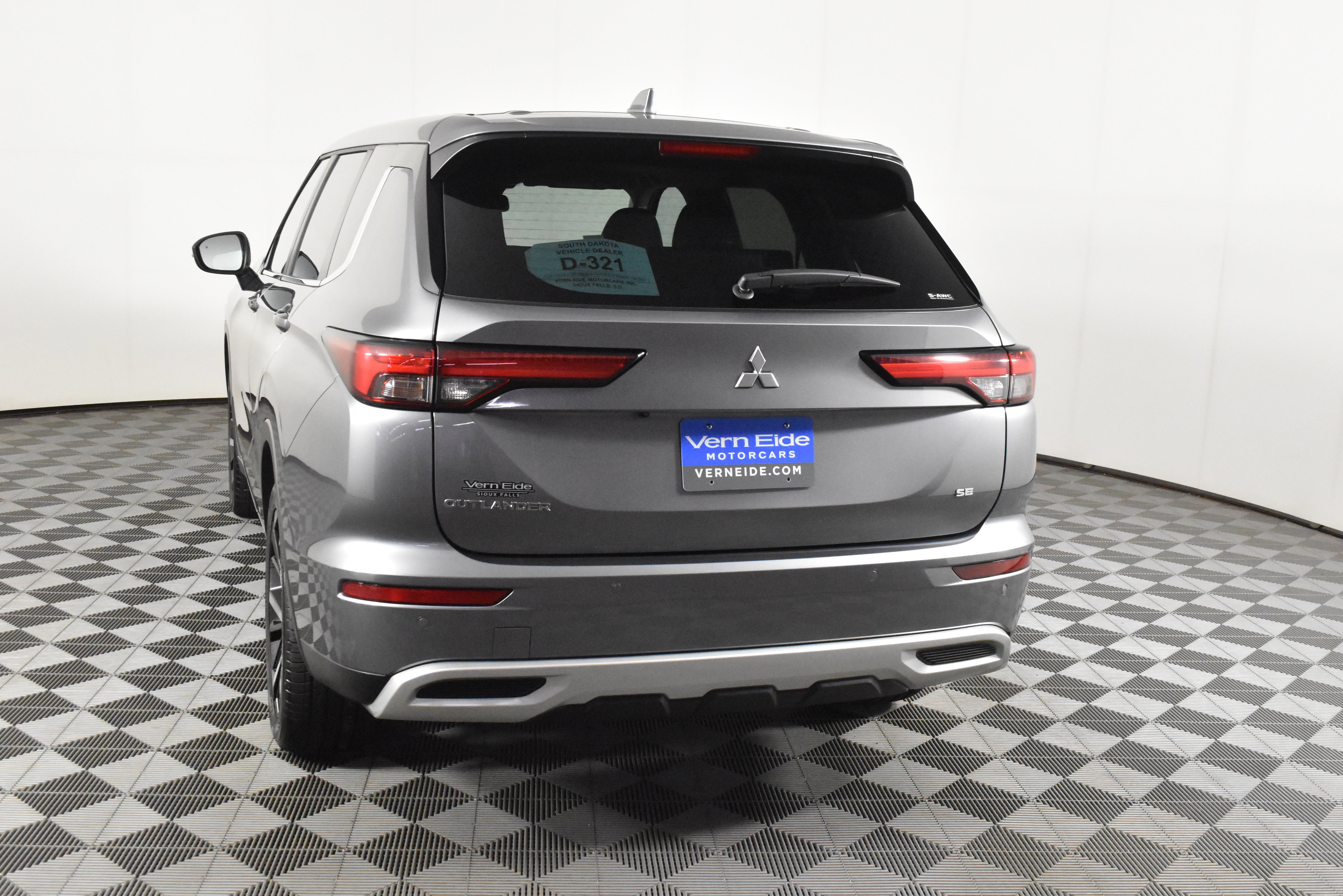 Used 2024 Mitsubishi Outlander SE image 7