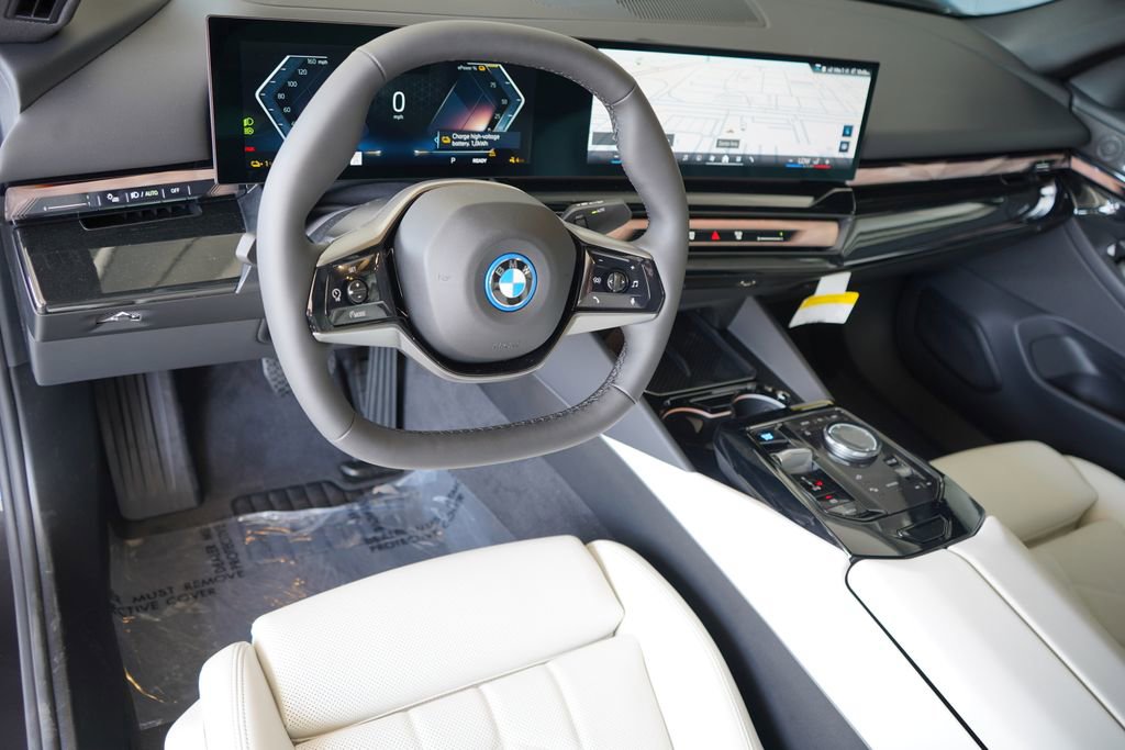 Used 2026 BMW i5 eDrive40 w/ Premium Package image 13