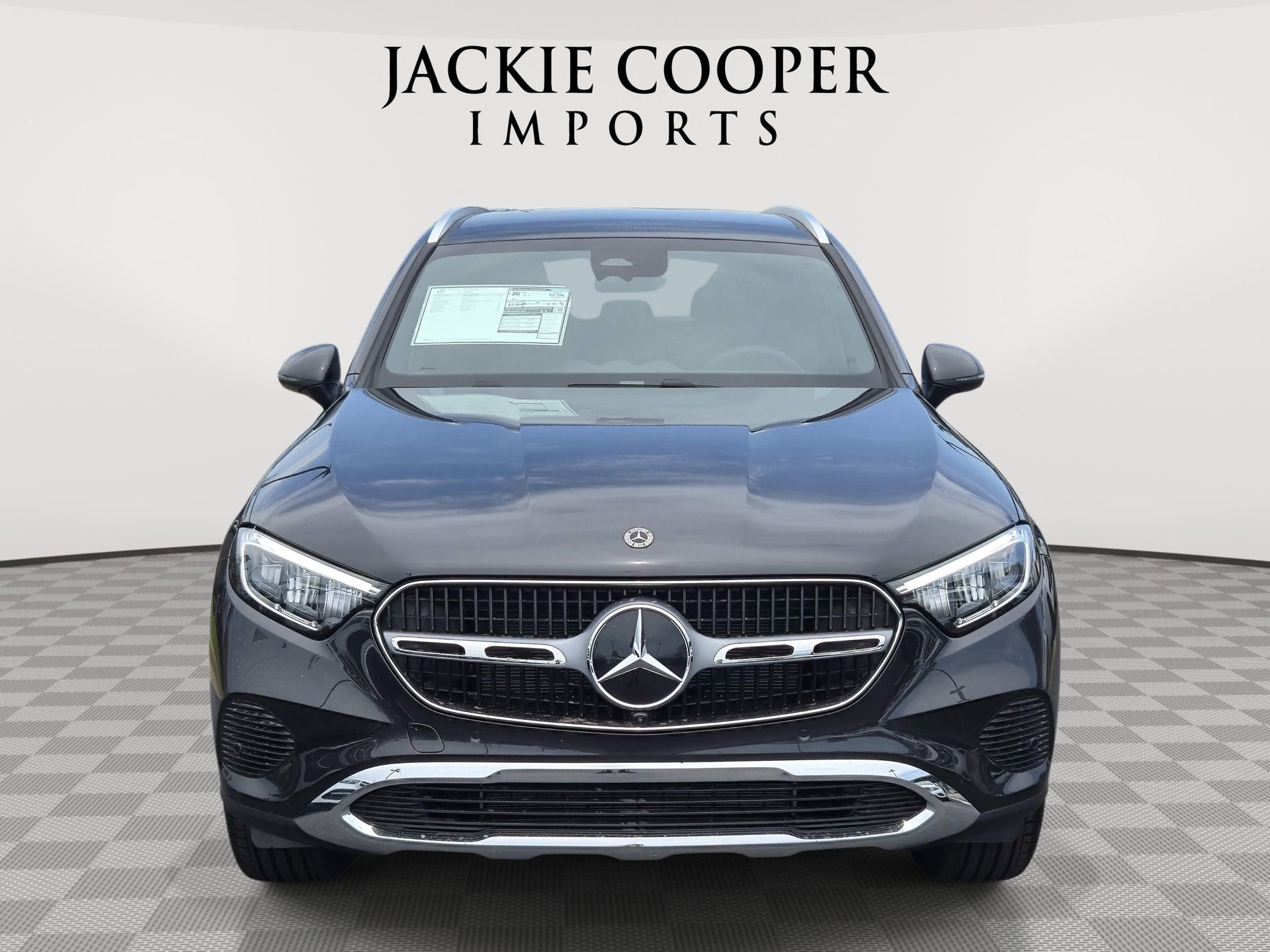 Used 2025 Mercedes-Benz GLC 300 4MATIC image 5