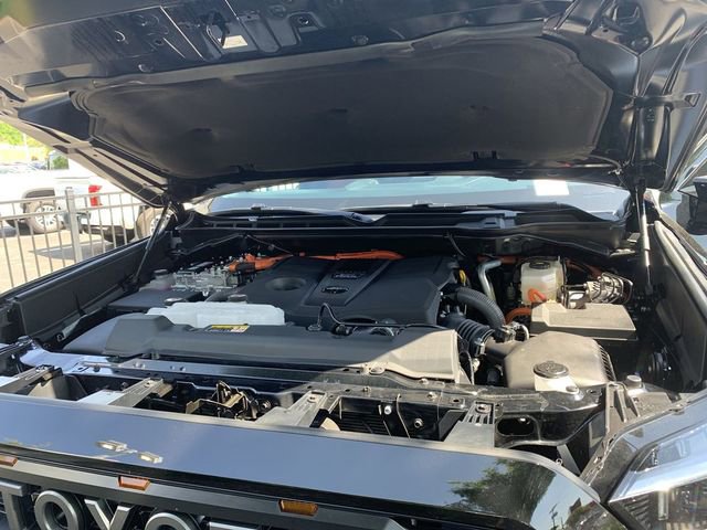 Used 2025 Toyota Sequoia TRD Pro AWD/4WD image 16