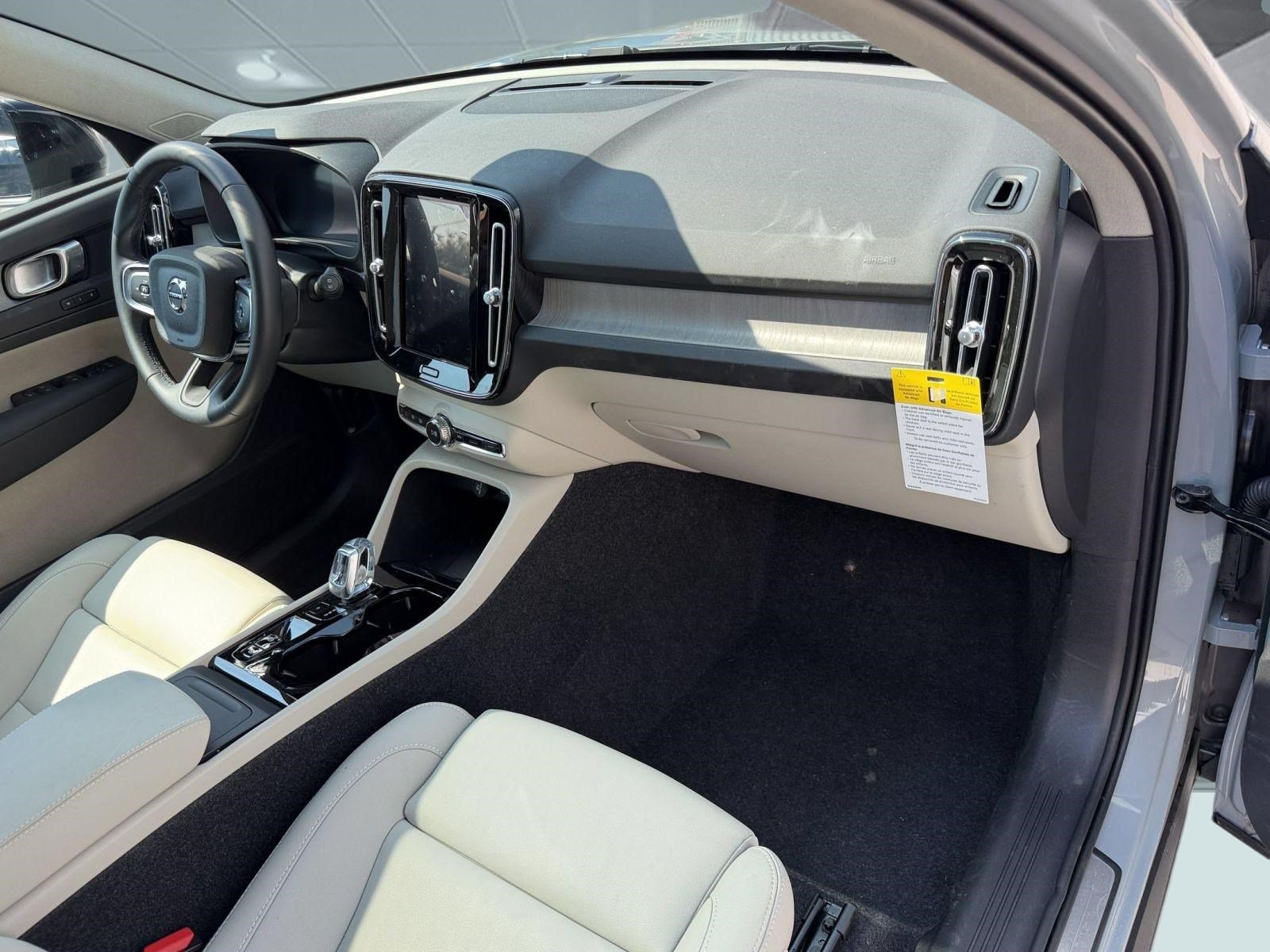 Certified 2026 Volvo XC40 B5 Plus w/ Protection Package Premier AWD/4WD image 29
