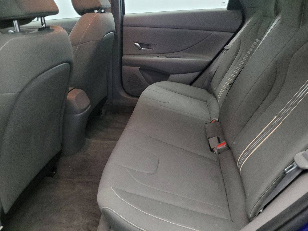 Used 2023 Hyundai Elantra SEL FWD image 18