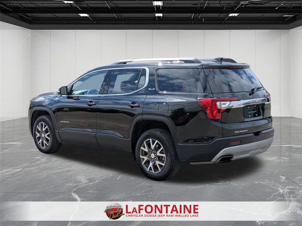 Used 2023 GMC Acadia SLE w/ Driver Convenience Package image 3