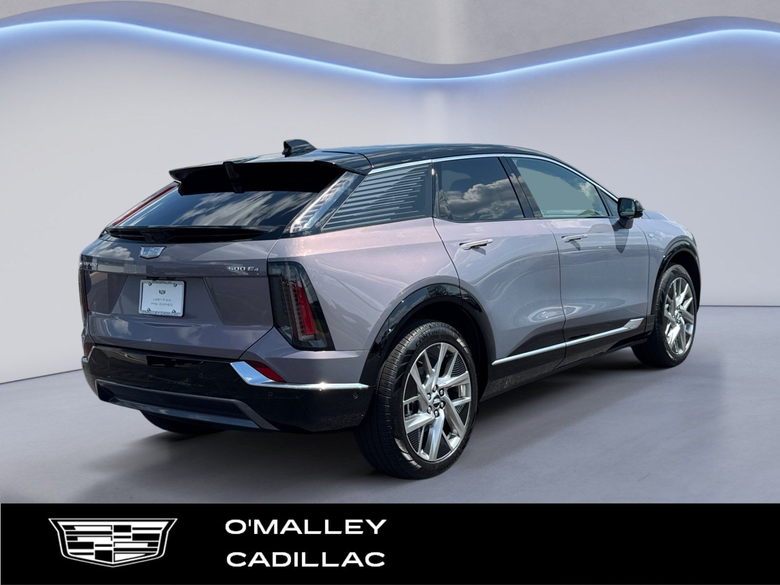 Certified 2026 Cadillac Optiq Luxury 1 w/ LPO, Floor Liner Package AWD/4WD image 5