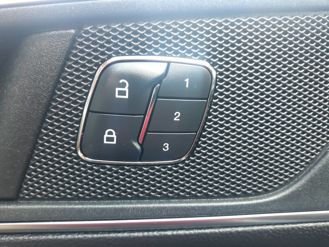 Used 2017 Ford Edge Titanium w/ Equipment Group 302A image 4