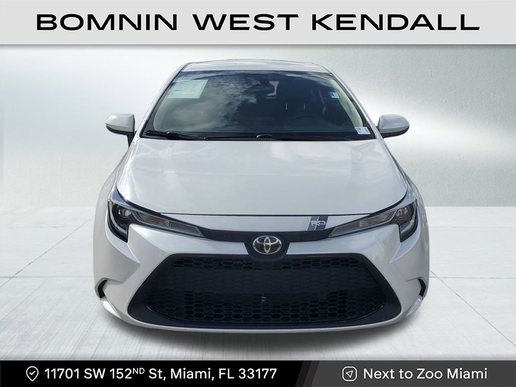 Used 2022 Toyota Corolla LE image 2