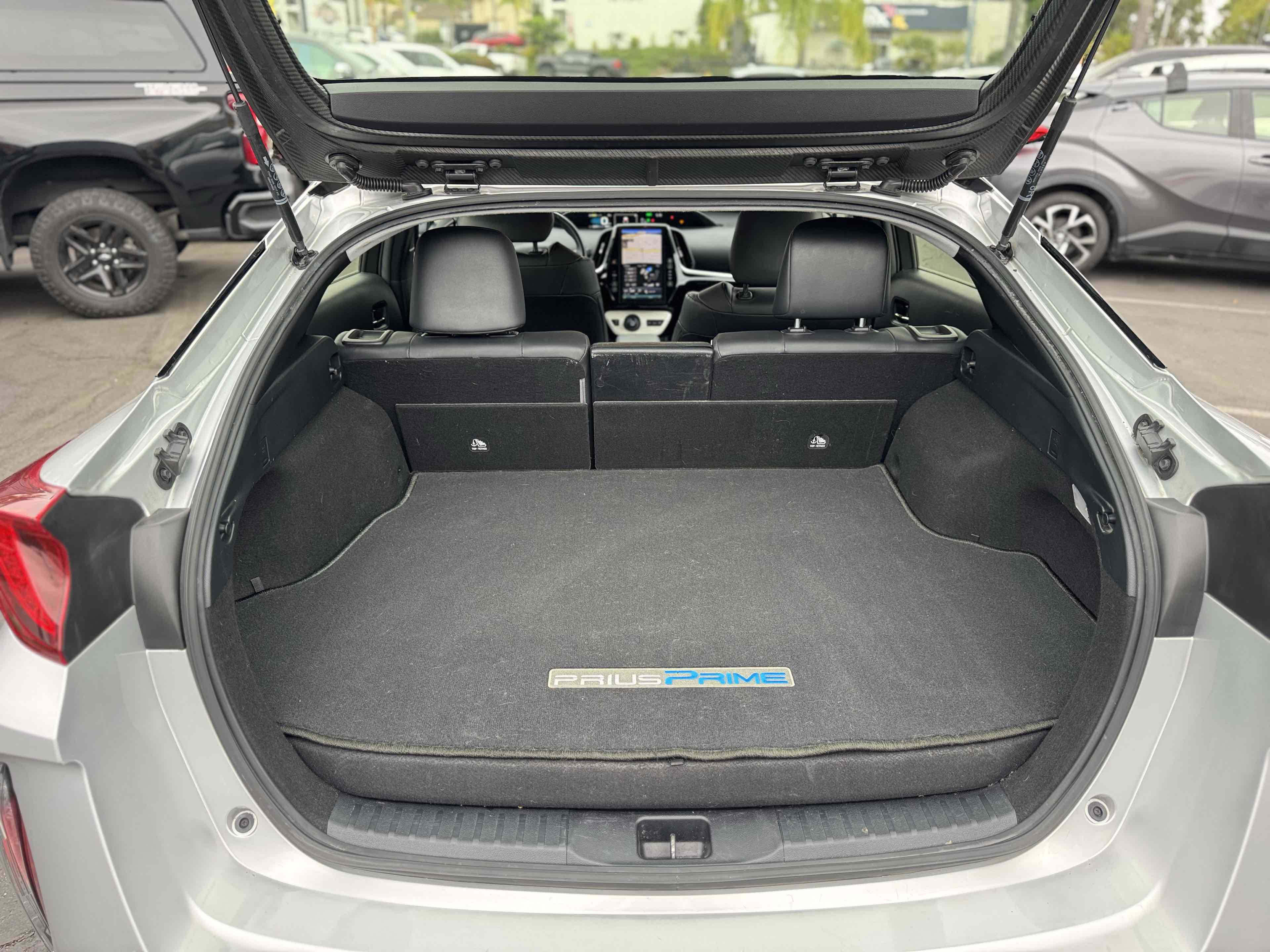 Used 2017 Toyota Prius Prime Premium w/ Carpet Mat Package image 9