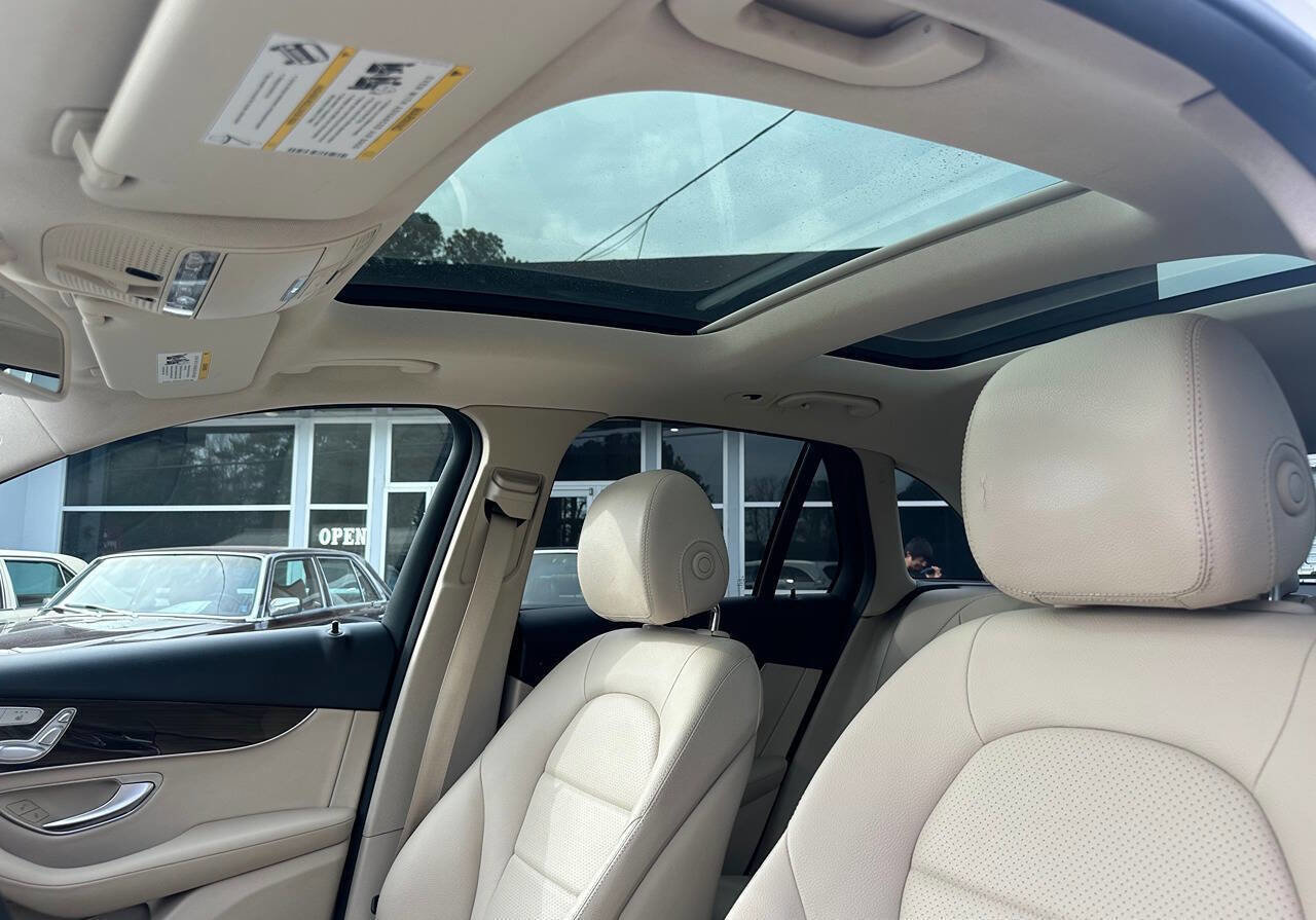Used 2019 Mercedes-Benz GLC 300 w/ Premium Package image 15