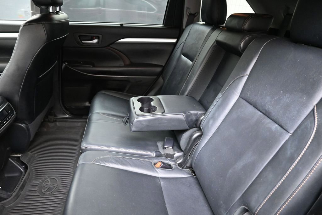 Used 2018 Toyota Highlander XLE AWD/4WD image 21