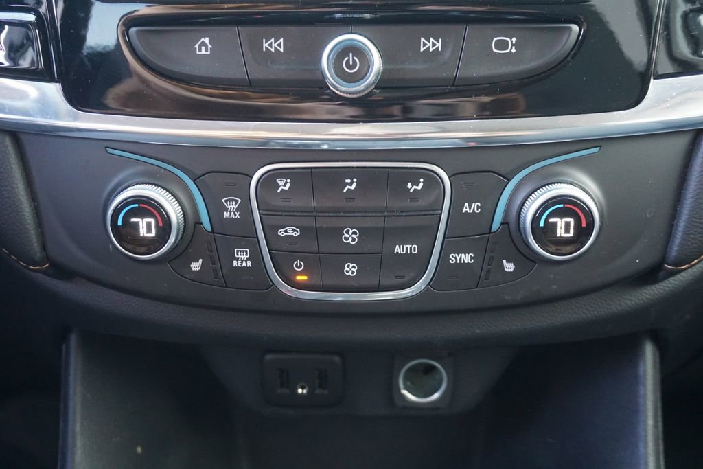 Used 2018 Chevrolet Traverse LT FWD image 12
