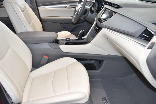 Used 2022 Cadillac XT5 Premium Luxury w/ LPO, Floor Liner Package image 10