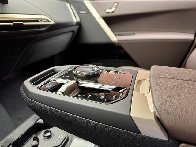 Used 2026 BMW iX xDrive45 image 19