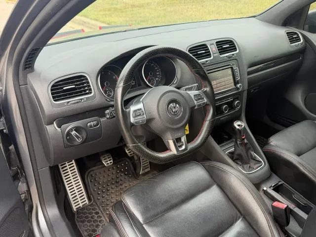 Used 2011 Volkswagen Golf 4-Door FWD image 12