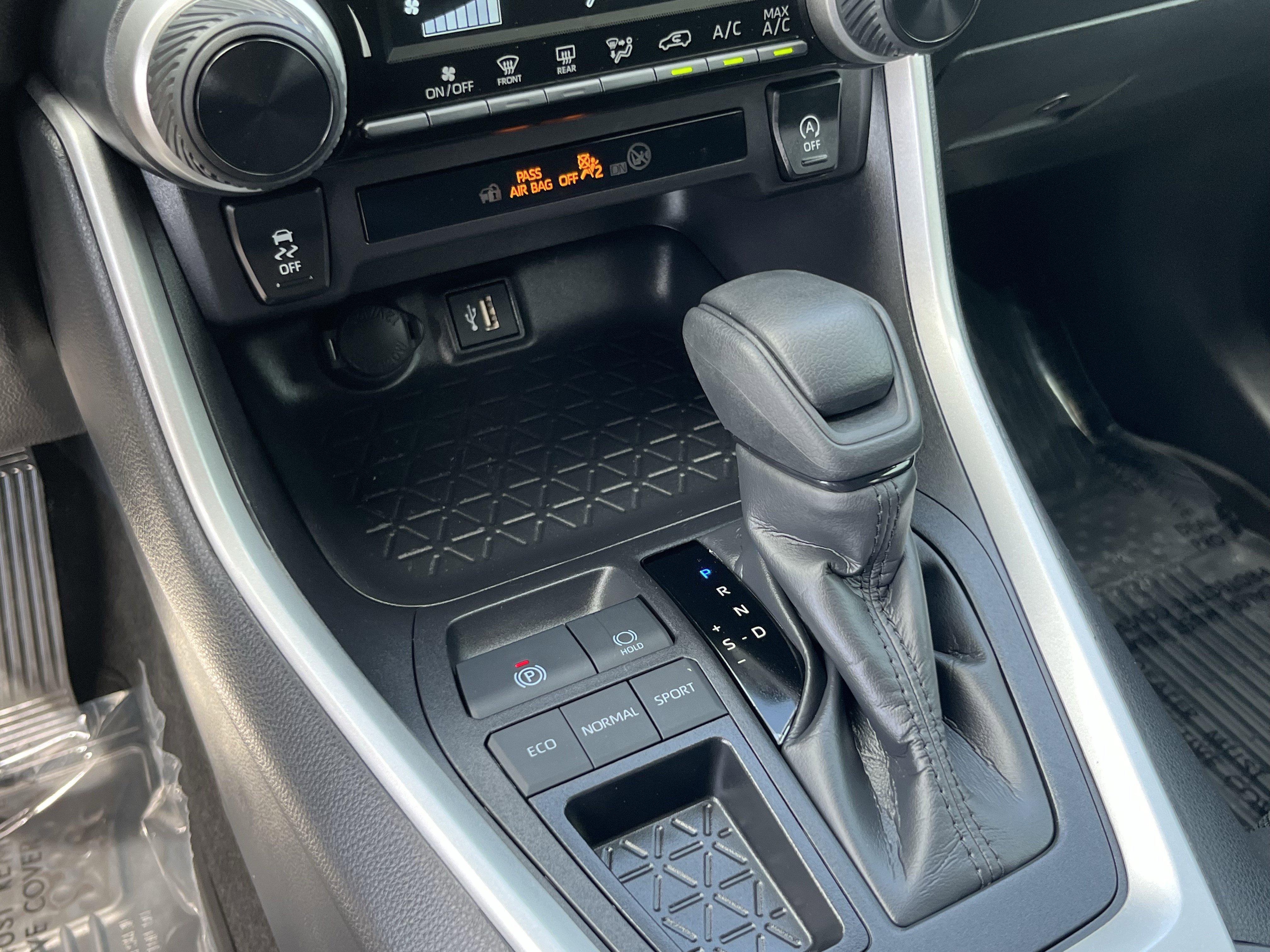 Used 2025 Toyota RAV4 LE image 22