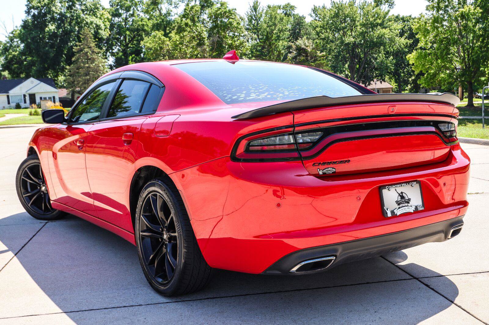 Used 2018 Dodge Charger SXT Plus w/ Blacktop Package RWD image 10