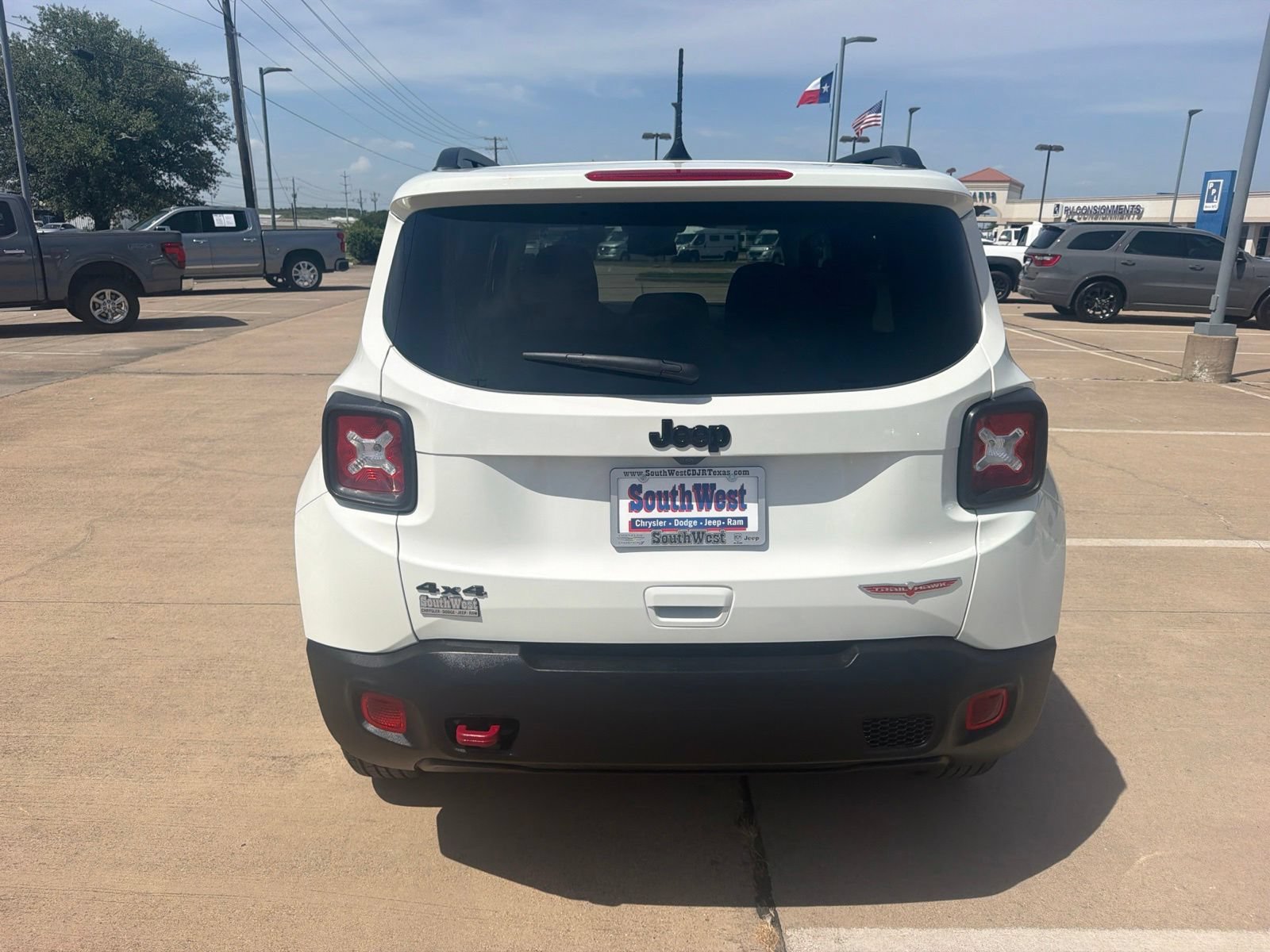 Used 2023 Jeep Renegade Trailhawk AWD/4WD image 6