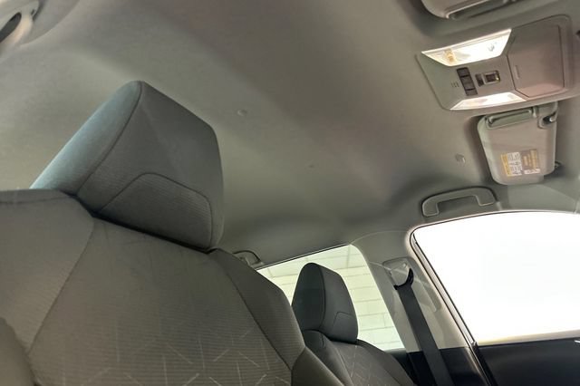 Used 2024 Toyota RAV4 XLE FWD image 21