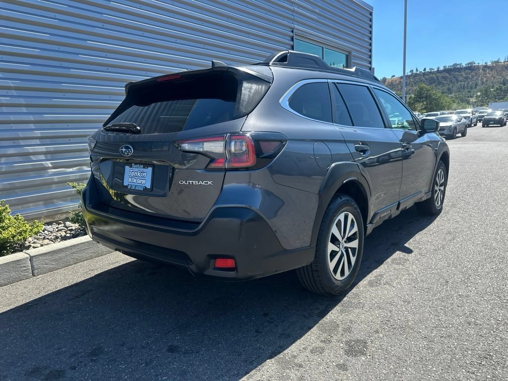 Used 2024 Subaru Outback Premium AWD/4WD image 3