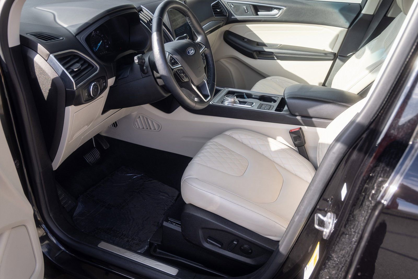 Used 2024 Ford Edge Titanium AWD/4WD image 17