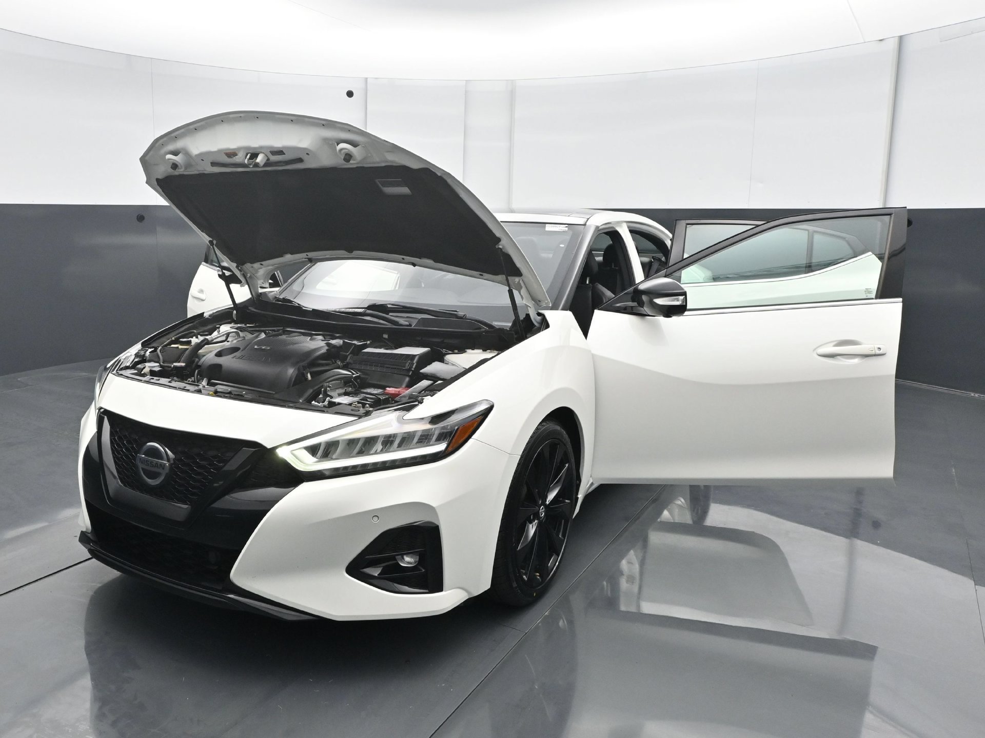 Used 2021 Nissan Maxima SR FWD image 26