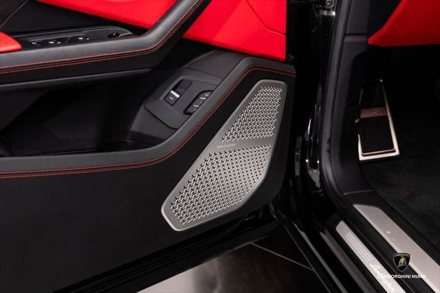 Used 2021 Lamborghini Urus AWD/4WD image 21