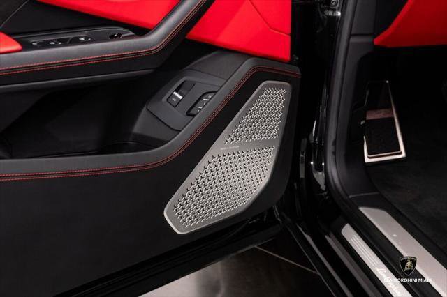 Used 2021 Lamborghini Urus AWD/4WD image 21