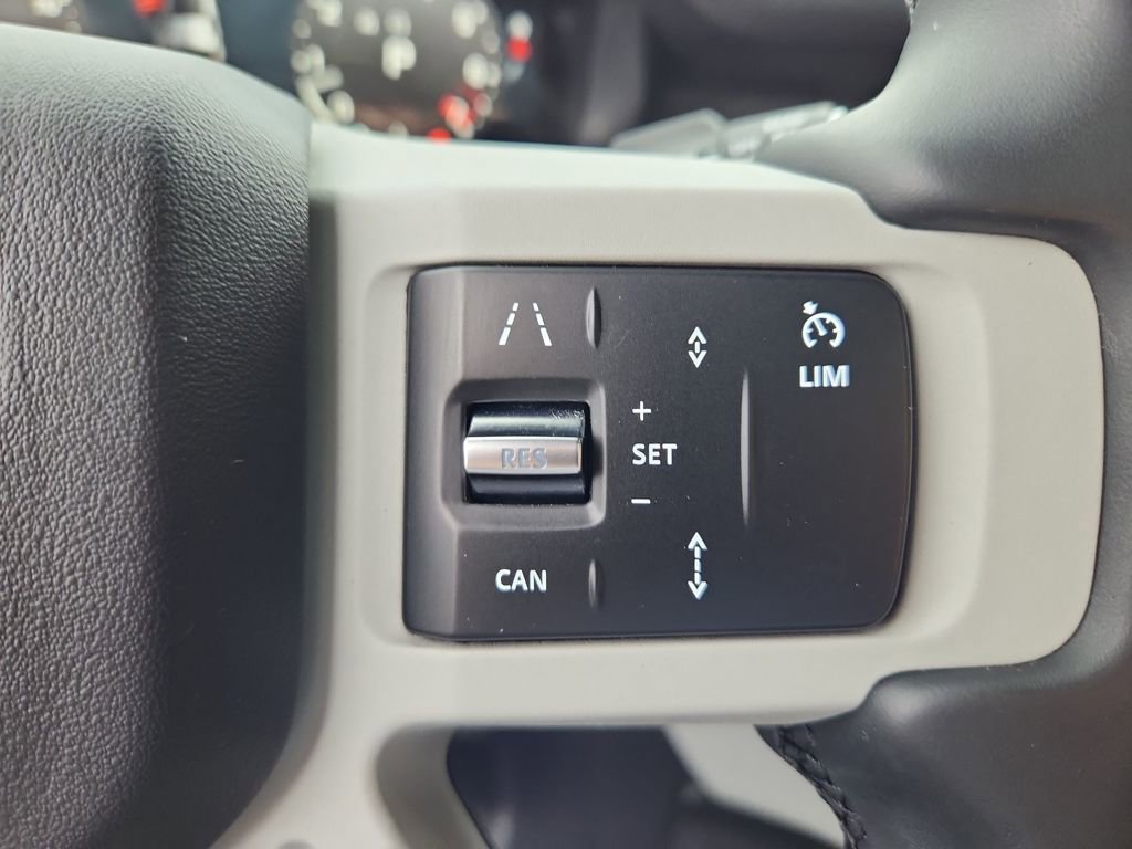 Used 2023 Land Rover Defender 110 X-Dynamic SE AWD/4WD image 18