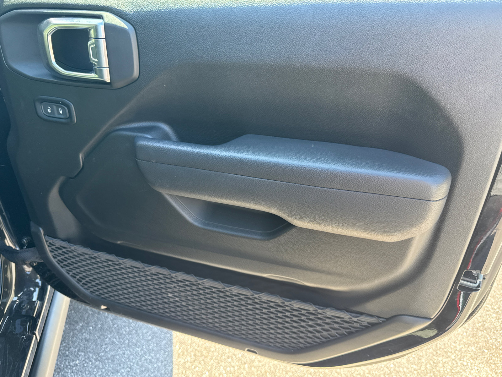 Used 2025 Jeep Wrangler Willys image 15