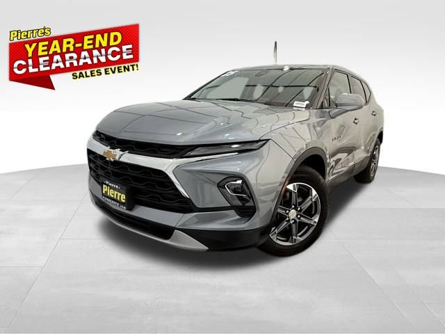 Used 2025 Chevrolet Blazer LT image 1