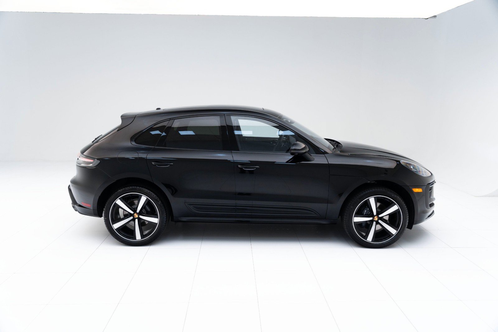 New 2025 Porsche Macan image 8