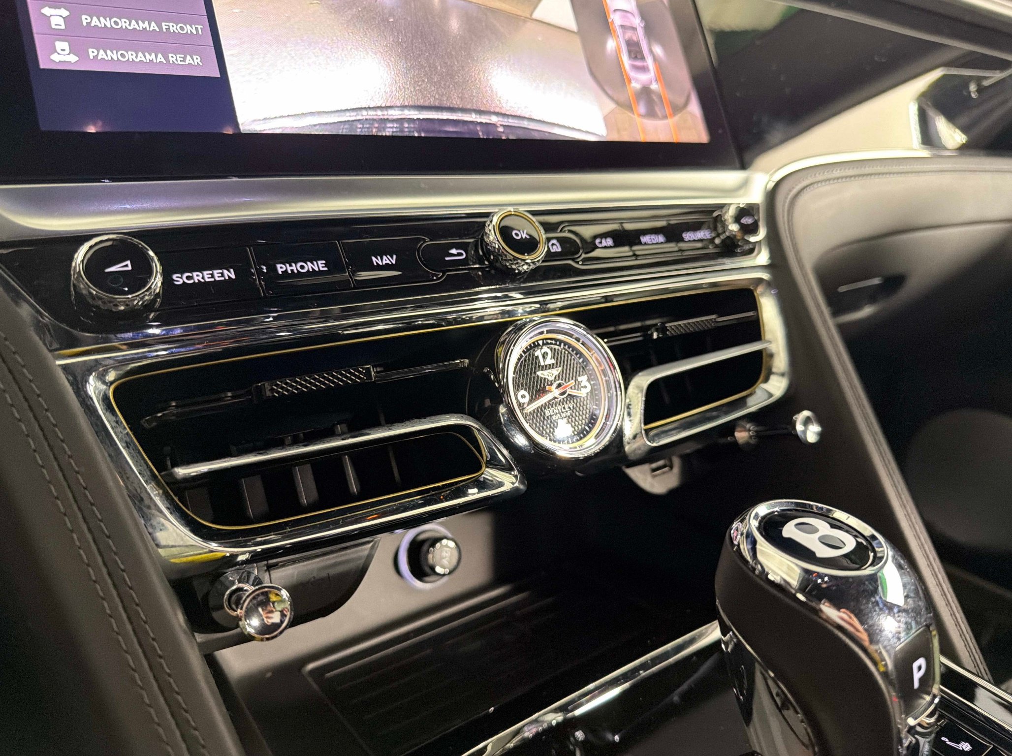 Used 2022 Bentley Flying Spur Plug-In Hybrid AWD/4WD image 44