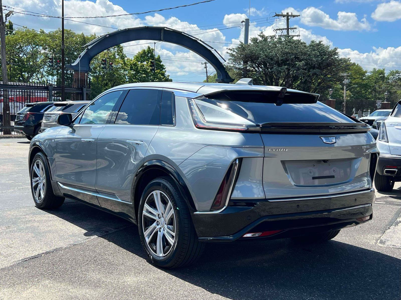 Certified 2024 Cadillac Lyriq Tech AWD/4WD image 7