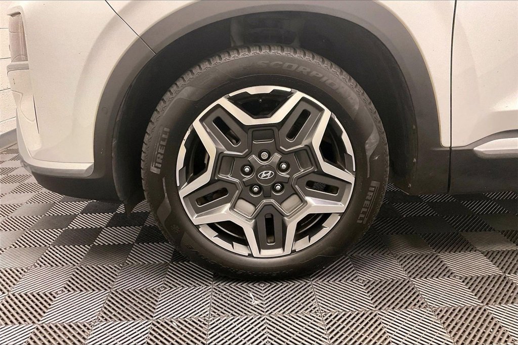 Used 2021 Hyundai Santa Fe Limited w/ Cargo Package image 8