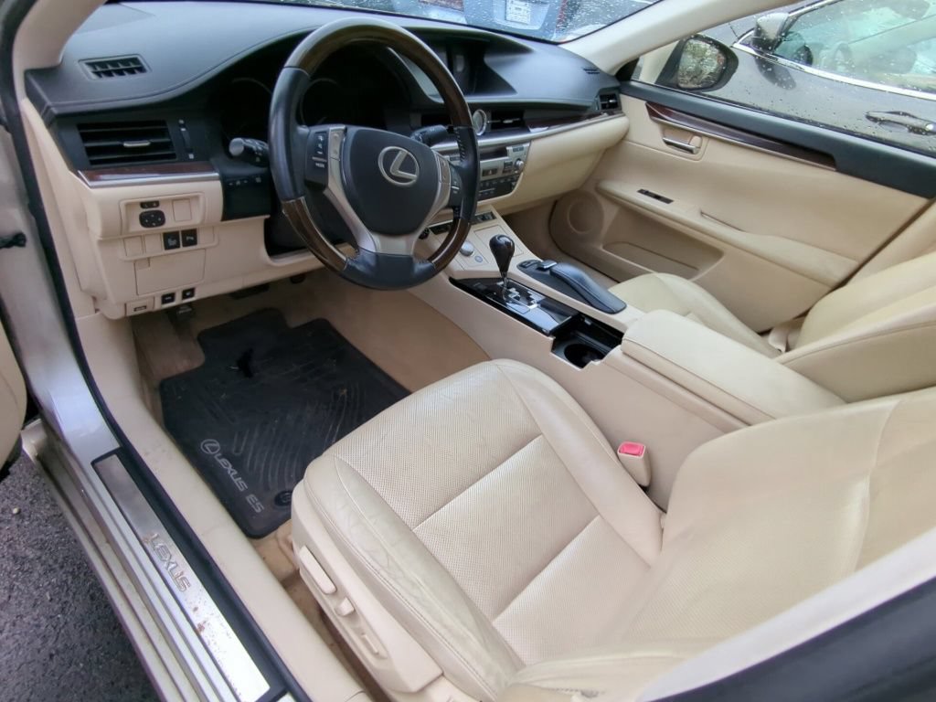 Used 2013 Lexus ES 350 w/ Luxury Pkg FWD image 7