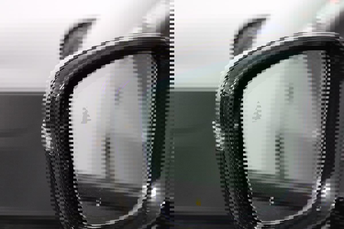 Used 2023 BMW 530e 530e w/ M Sport Package image 47