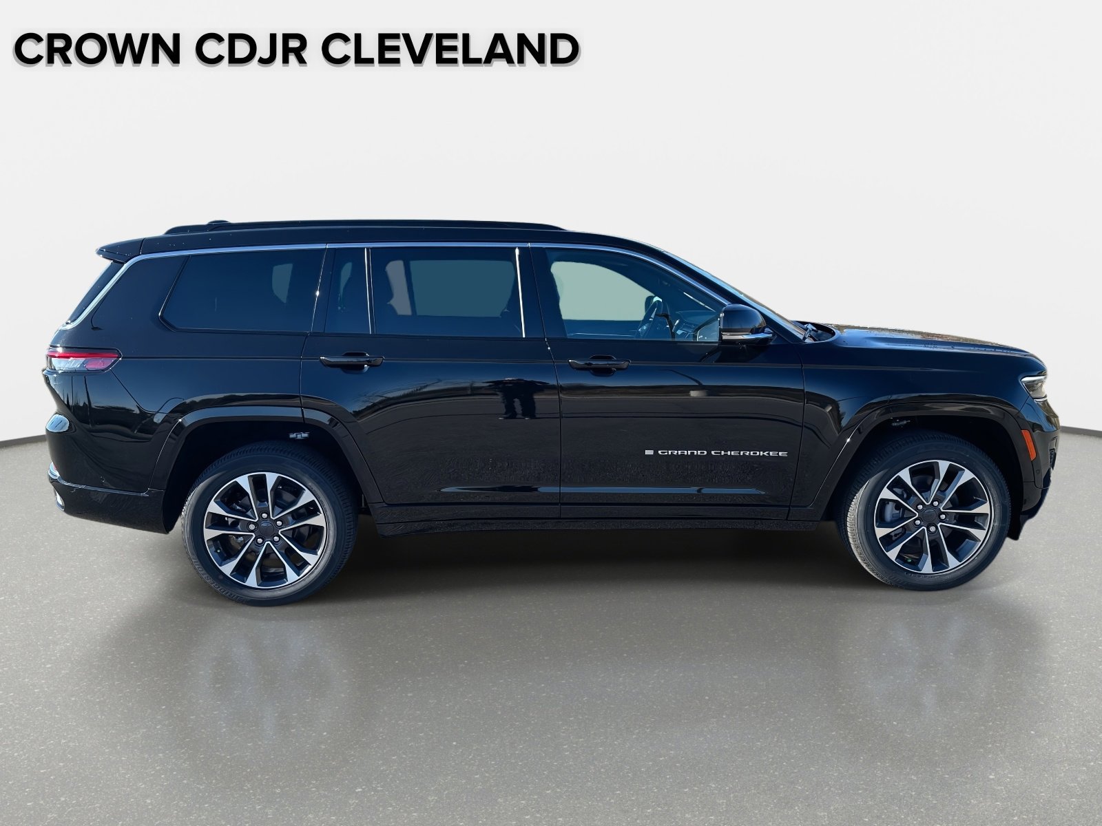 New 2025 Jeep Grand Cherokee L Overland w/ Advanced Protech Group III AWD/4WD image 3