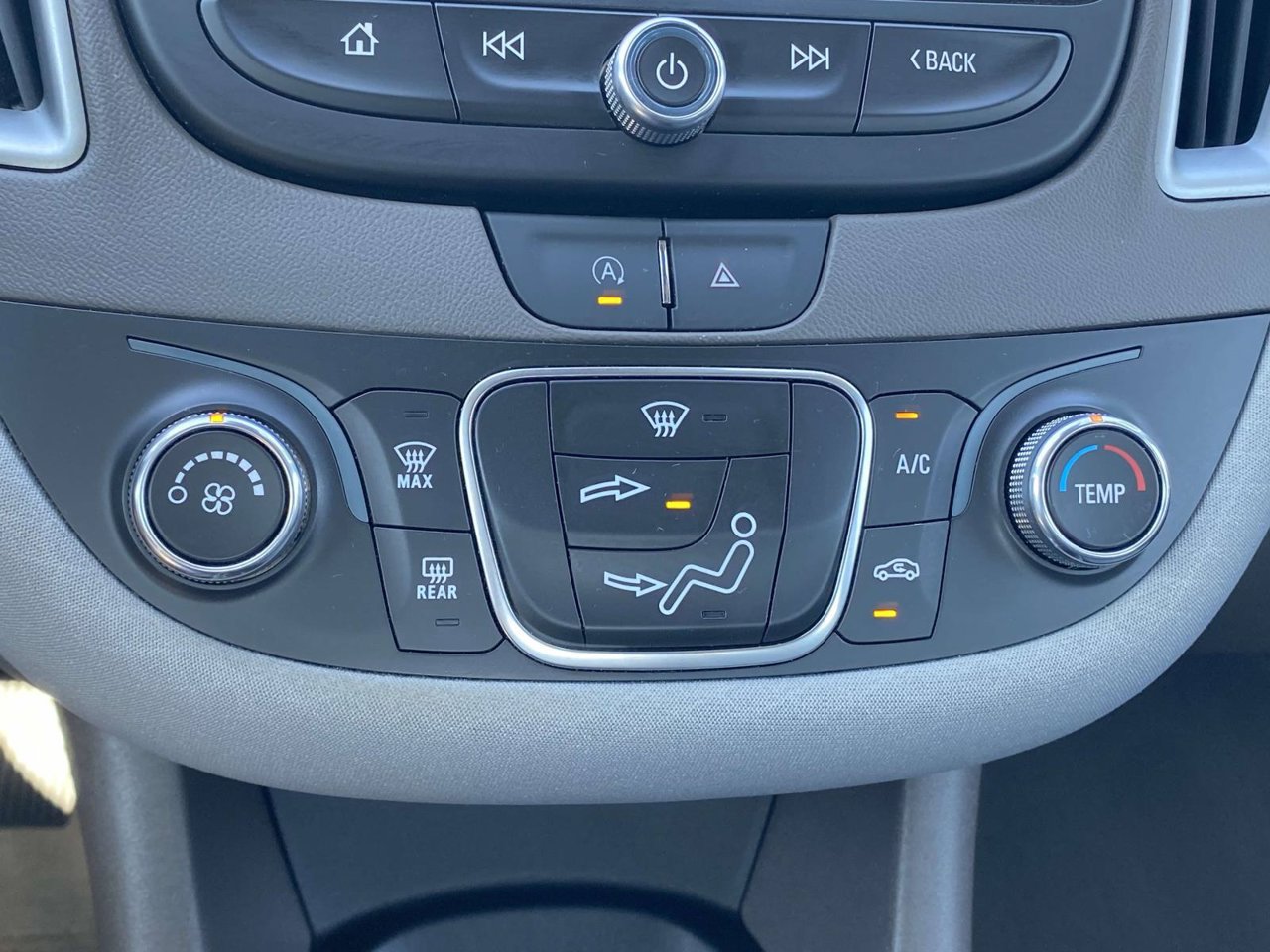 Used 2023 Chevrolet Malibu LS FWD image 38